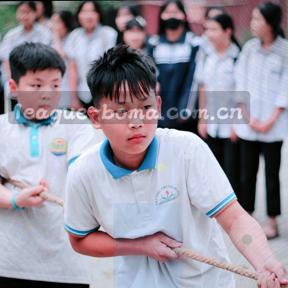 抽象网格与信号纹理，若干发光节点由细线相互连接